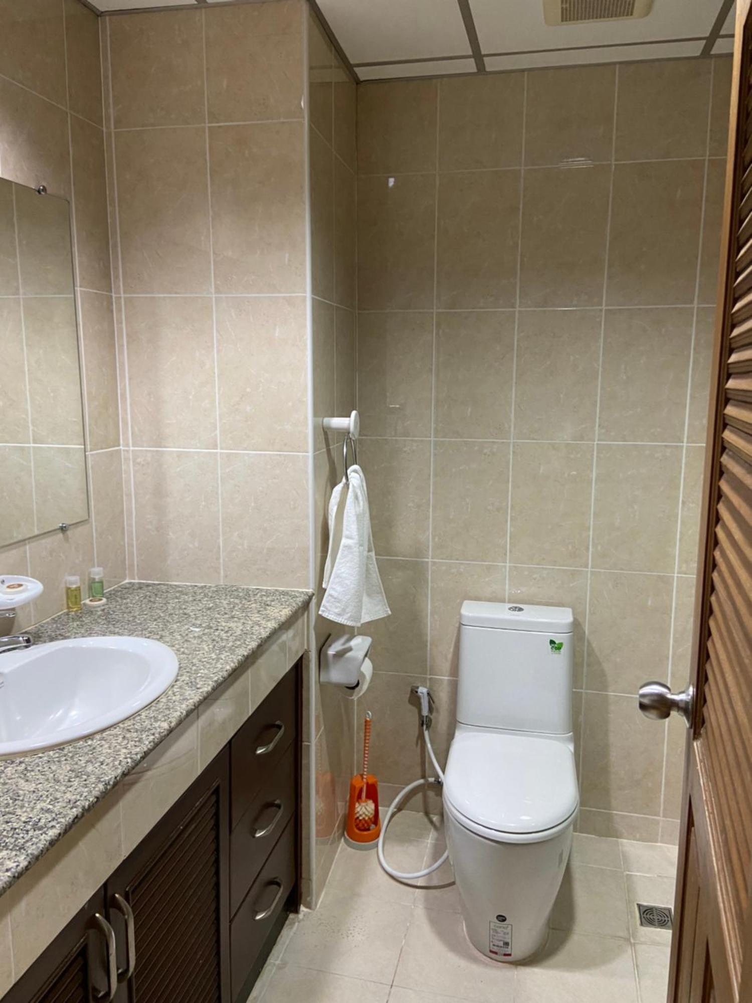 View Talay 5 At Nong Apartment Pattaya Exterior foto